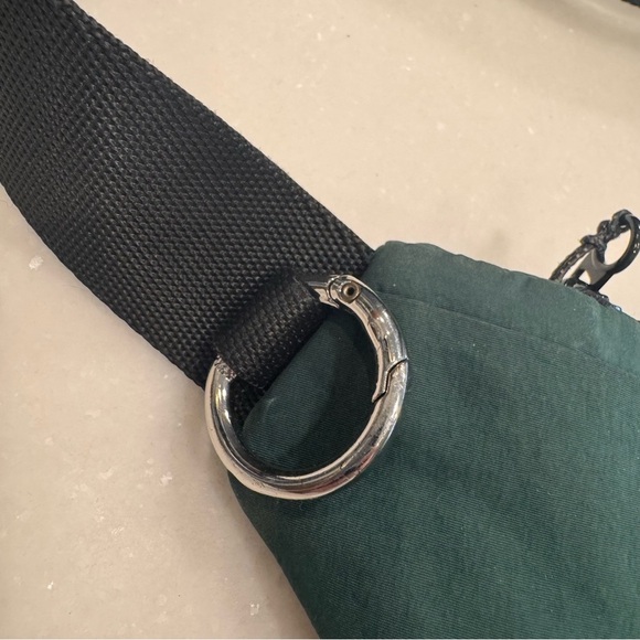 Lululemon City Essentials Multi-Pocket Belt Bag Everglade Green - Picture 10 of 14